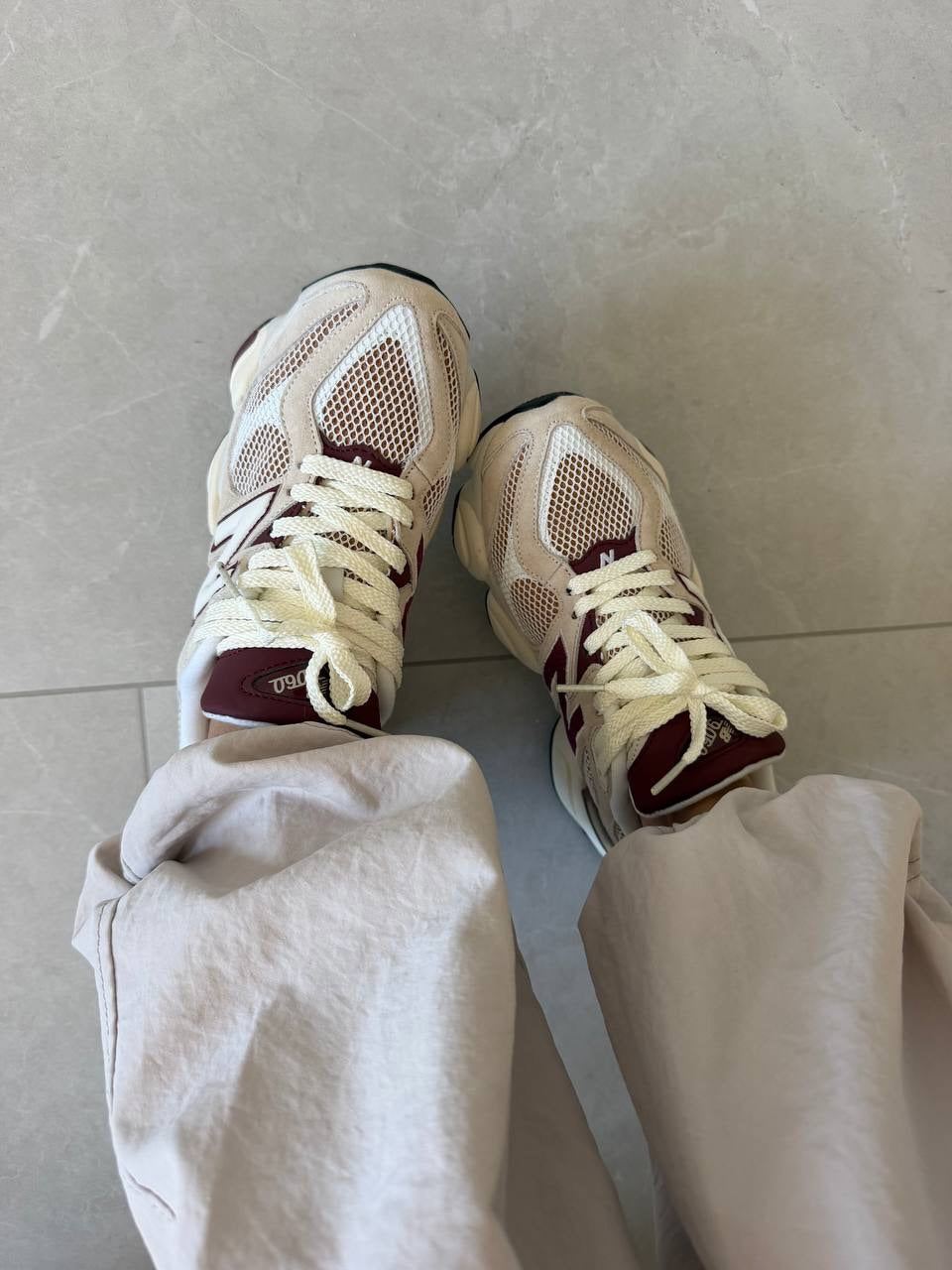 New Balance 9060 Linen Bordeaux