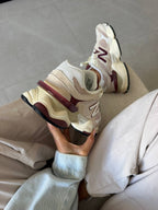 New Balance 9060 Linen Bordeaux